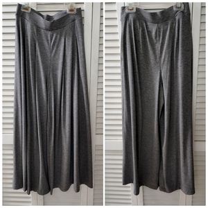 Uniqlo gray pleated wide leg pants size M